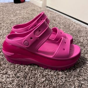 Crocs mega crush sandals